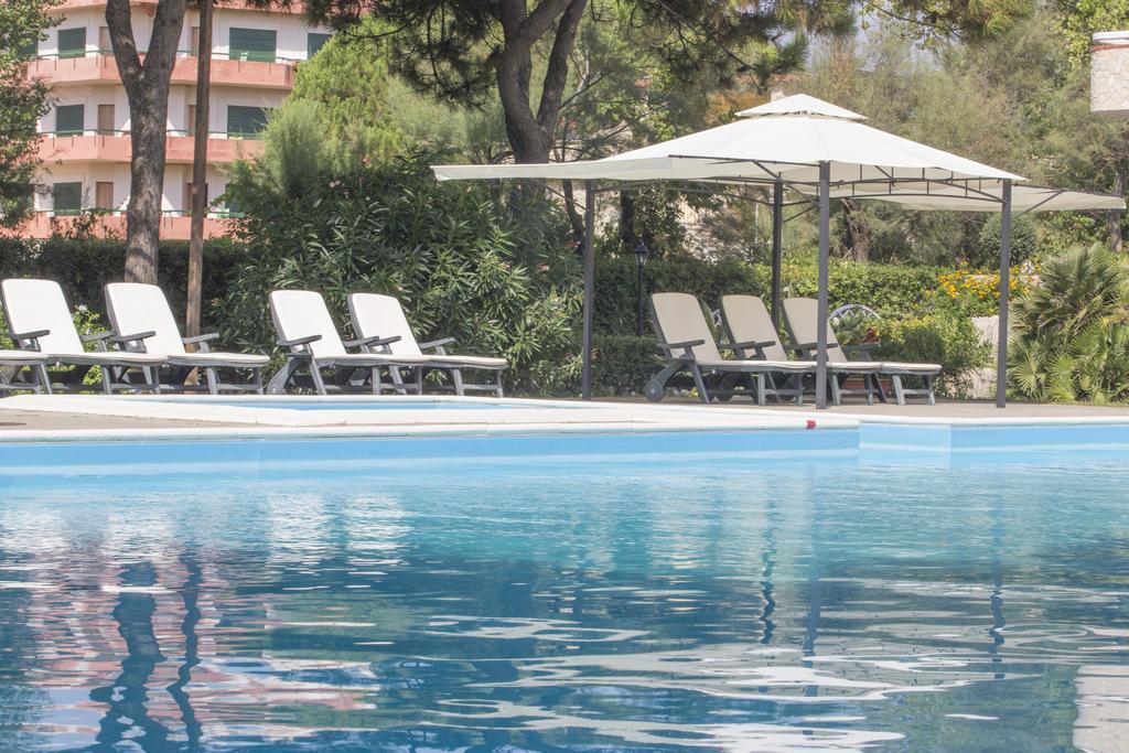 Hotel Capo Circeo Centro Benessere & Padel Сан-Феліче-Чирчео Екстер'єр фото