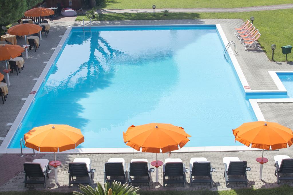 Hotel Capo Circeo Centro Benessere & Padel Сан-Феліче-Чирчео Екстер'єр фото