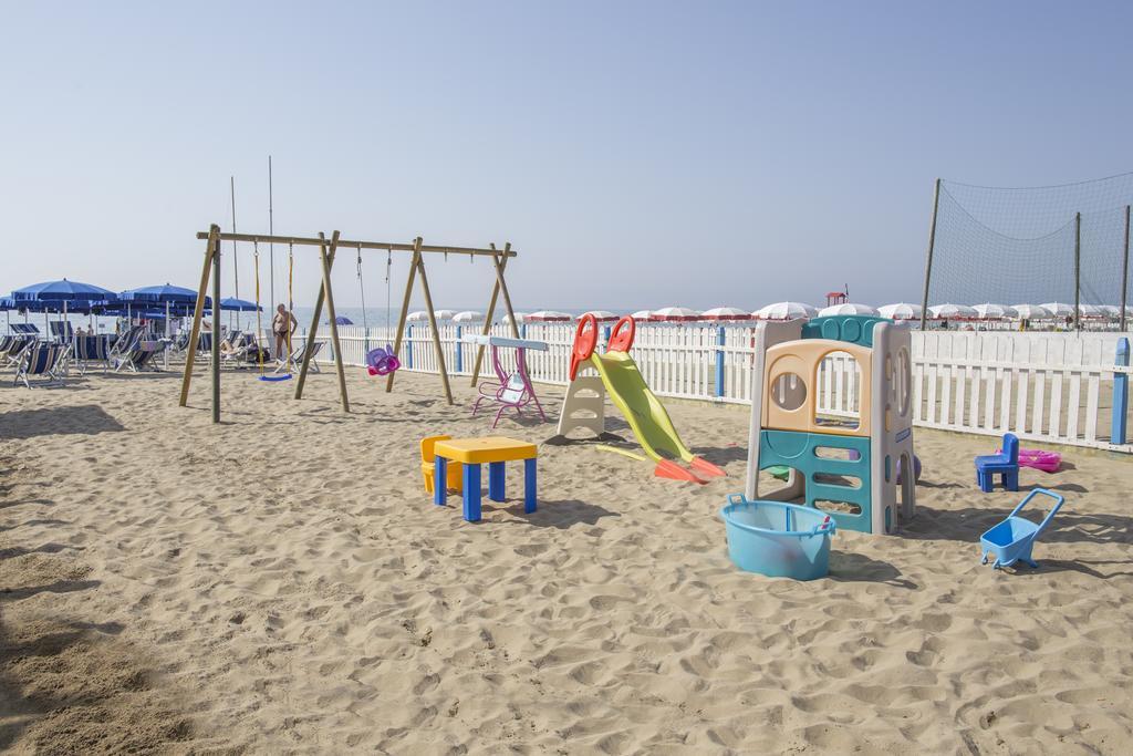 Hotel Capo Circeo Centro Benessere & Padel Сан-Феліче-Чирчео Екстер'єр фото