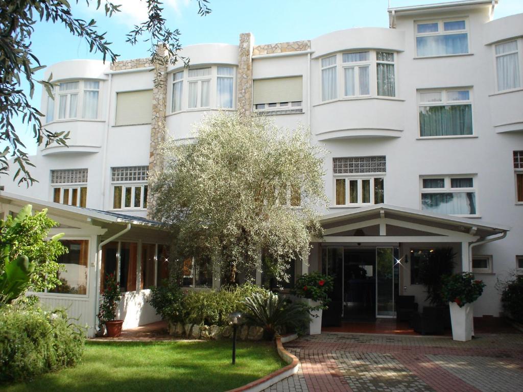 Hotel Capo Circeo Centro Benessere & Padel Сан-Феліче-Чирчео Екстер'єр фото